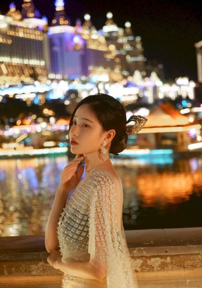 性饥渴的女邻居HD-超清版全集在线观看